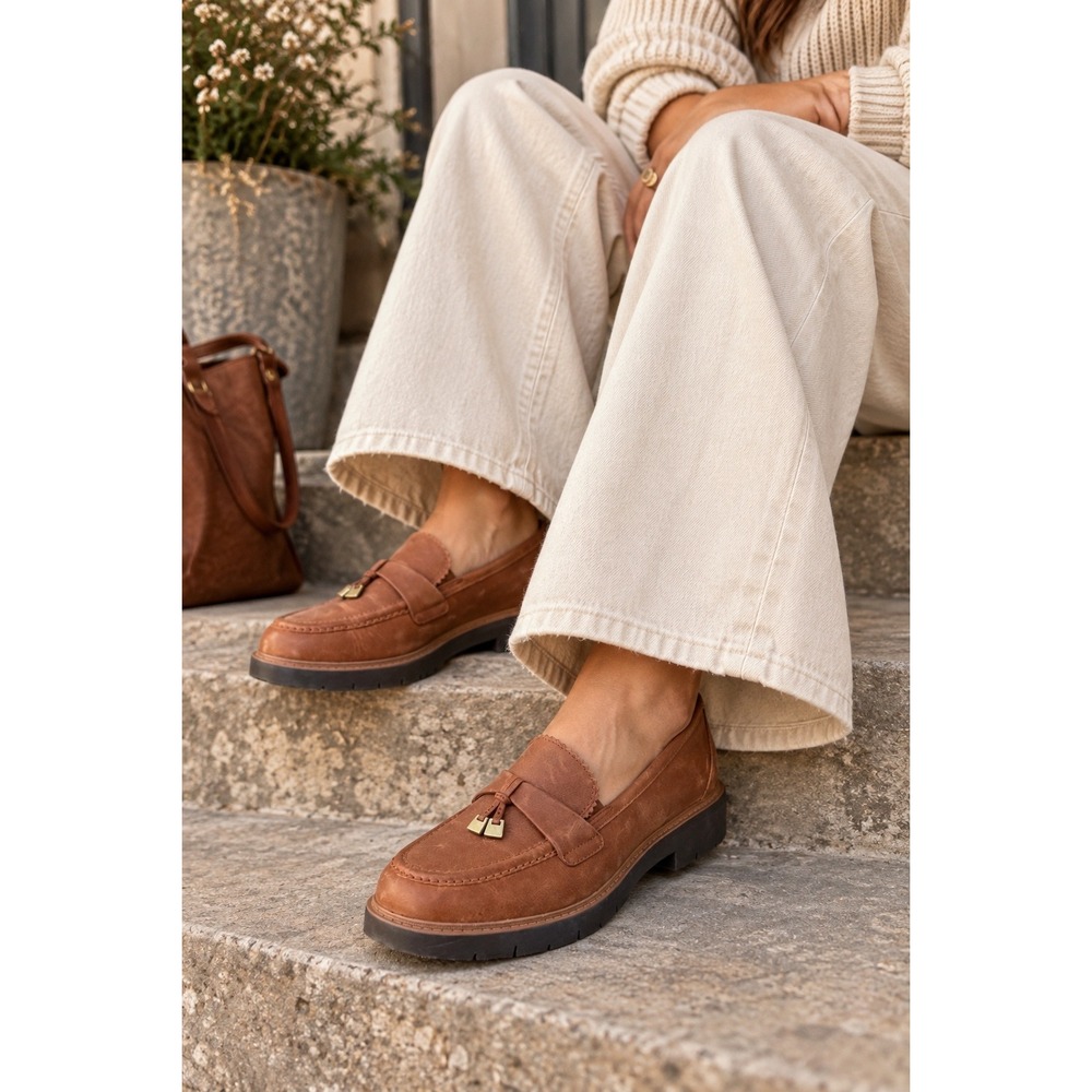 Clarks Brown Leather Tassel Loafers Chunky Lug Sole Preppy Academia 11